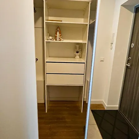 Daire Zhouse Apartamentai Netoli Pc Akropolis *
